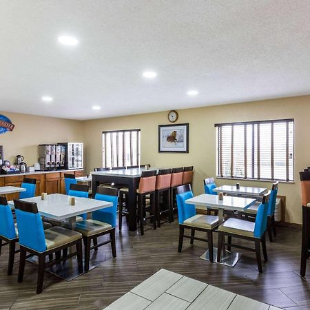 Baymont By Wyndham Louisville South I 65 Brooks Eksteriør bilde