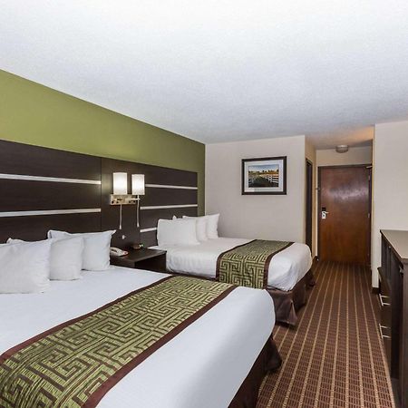 Baymont By Wyndham Louisville South I 65 Brooks Eksteriør bilde