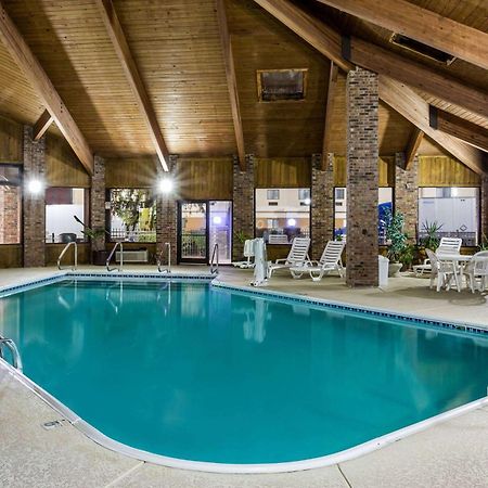 Baymont By Wyndham Louisville South I 65 Brooks Eksteriør bilde