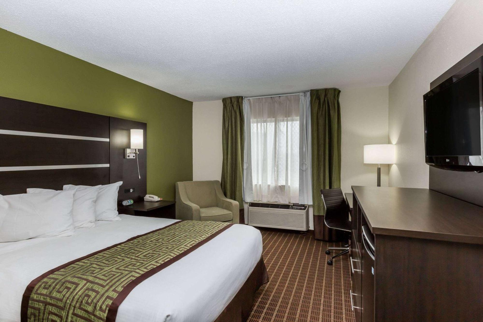 Baymont By Wyndham Louisville South I 65 Brooks Eksteriør bilde