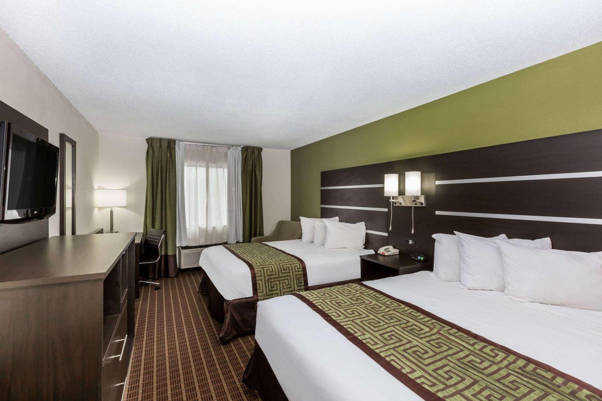 Baymont By Wyndham Louisville South I 65 Brooks Eksteriør bilde