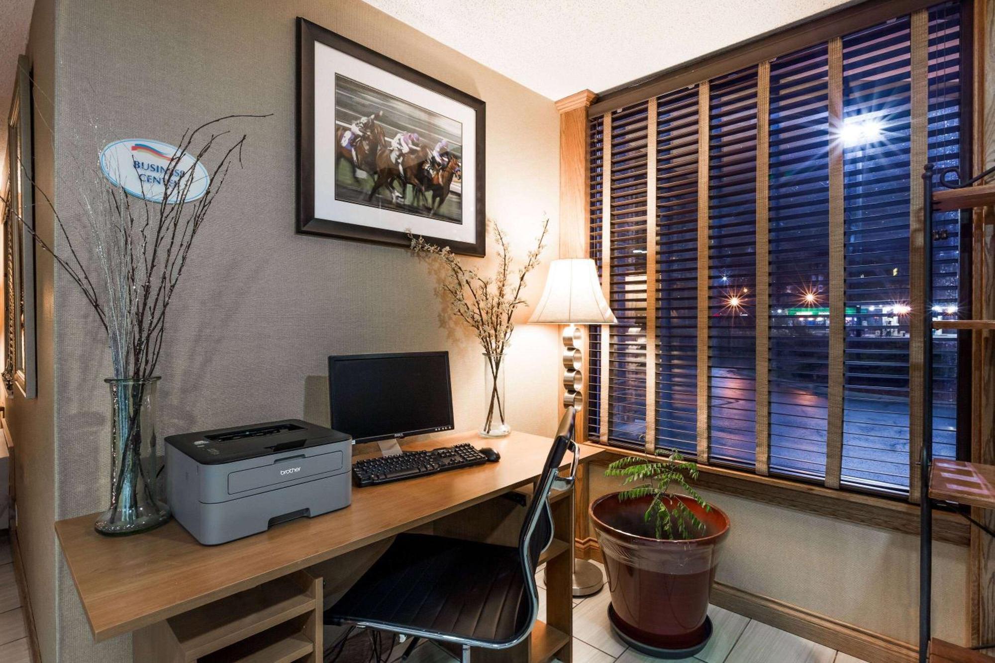 Baymont By Wyndham Louisville South I 65 Brooks Eksteriør bilde