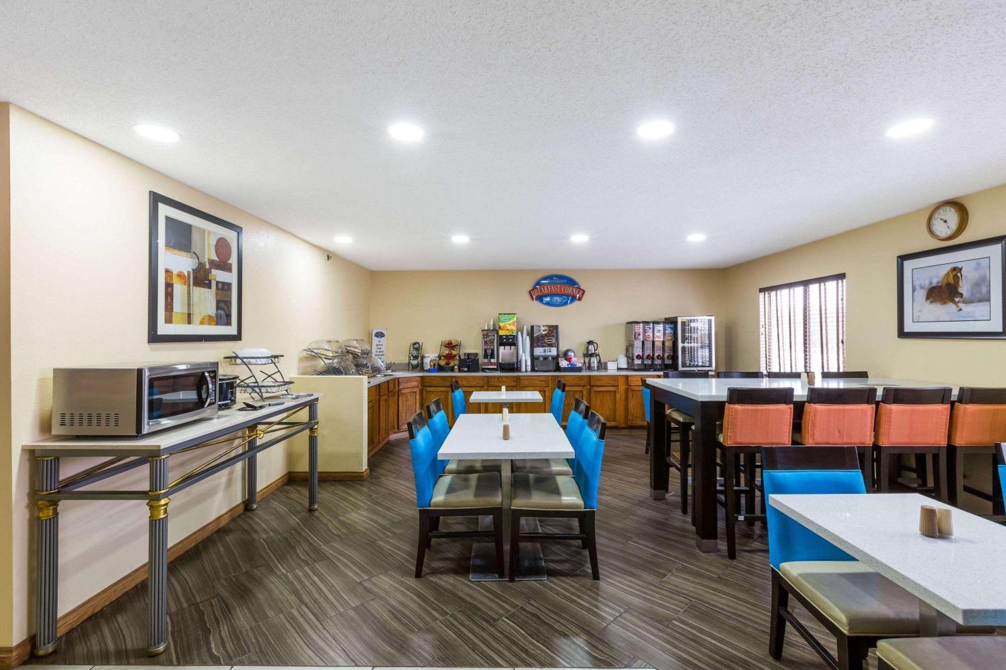 Baymont By Wyndham Louisville South I 65 Brooks Eksteriør bilde