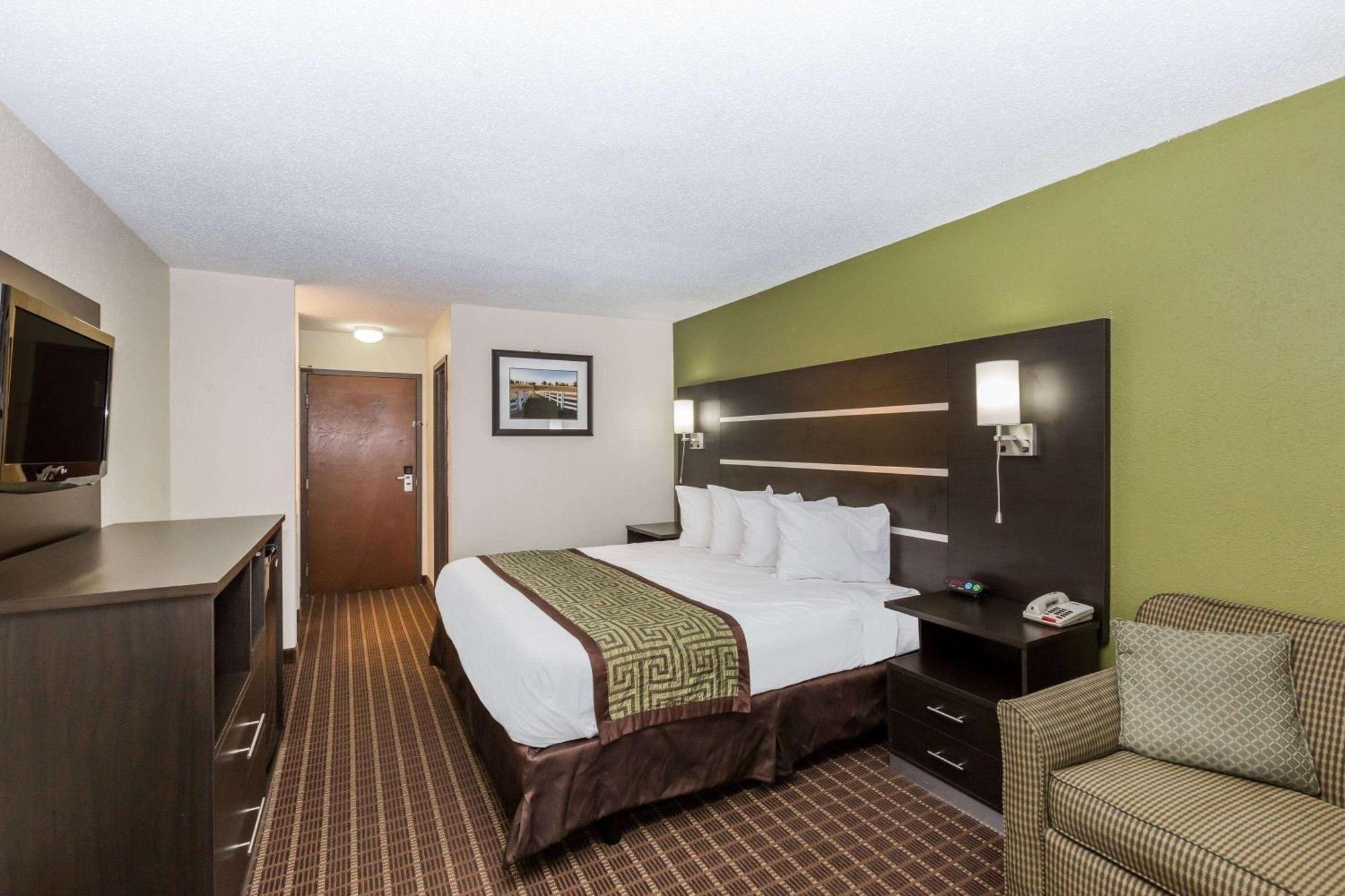 Baymont By Wyndham Louisville South I 65 Brooks Eksteriør bilde