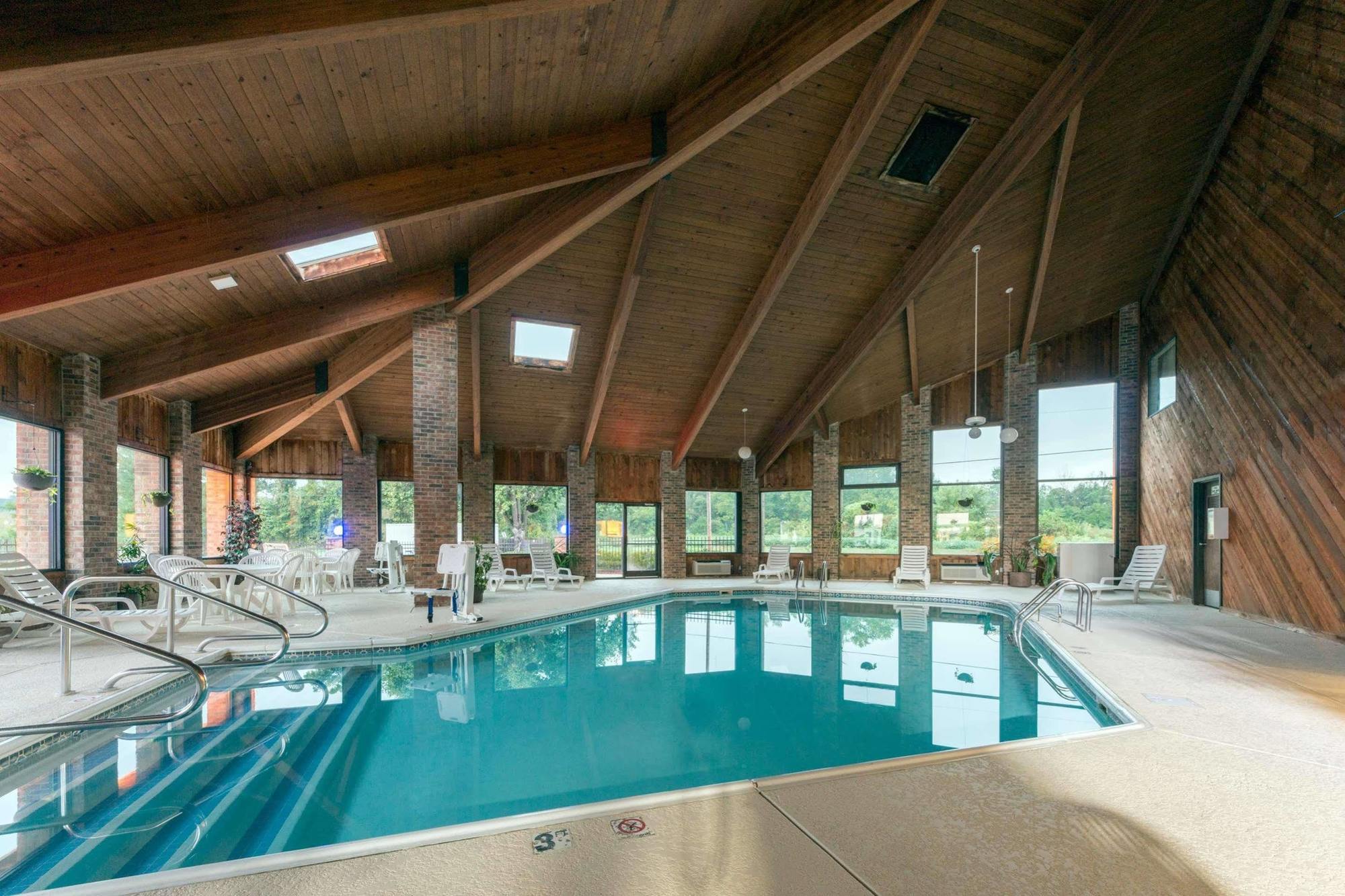 Baymont By Wyndham Louisville South I 65 Brooks Eksteriør bilde