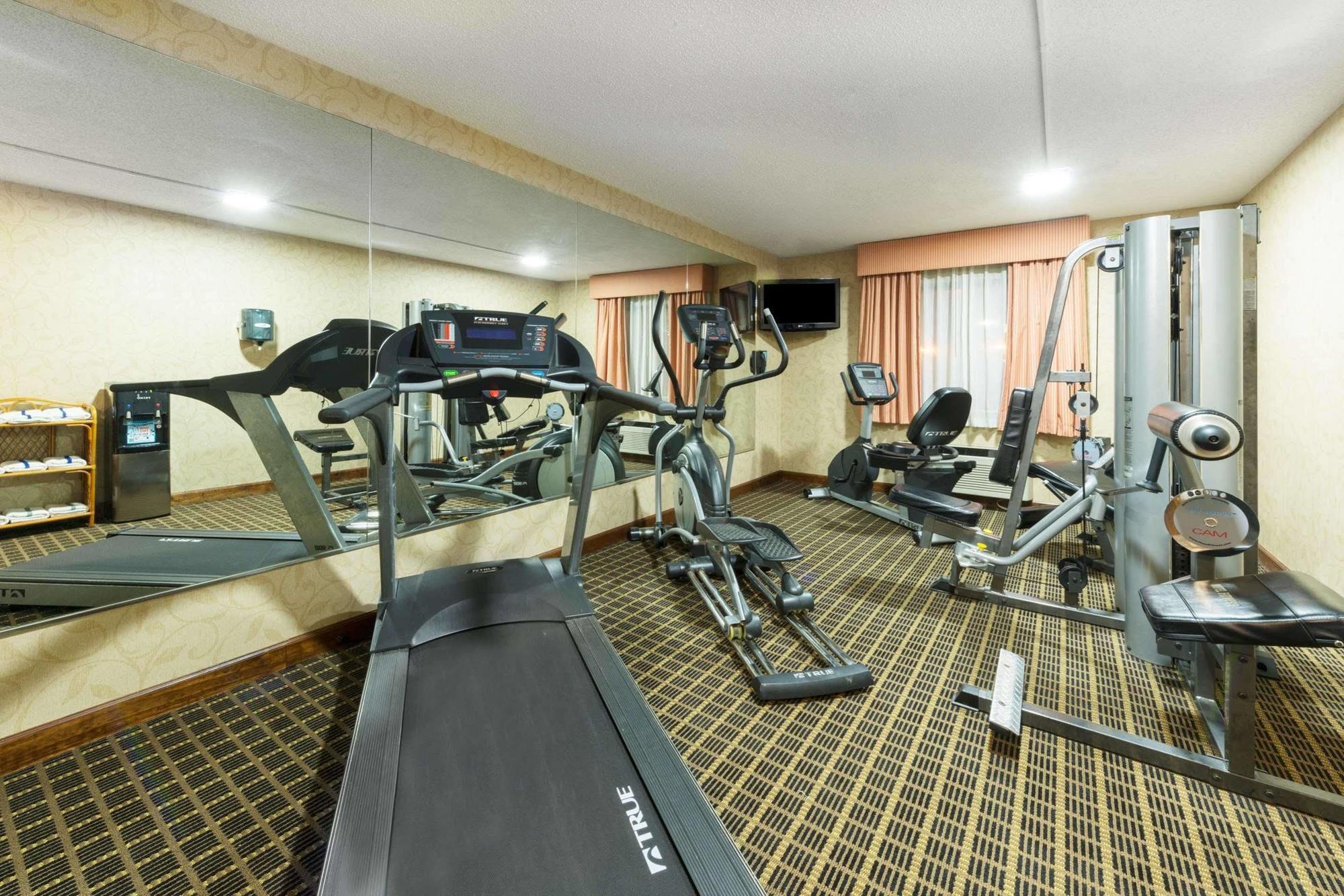 Baymont By Wyndham Louisville South I 65 Brooks Eksteriør bilde